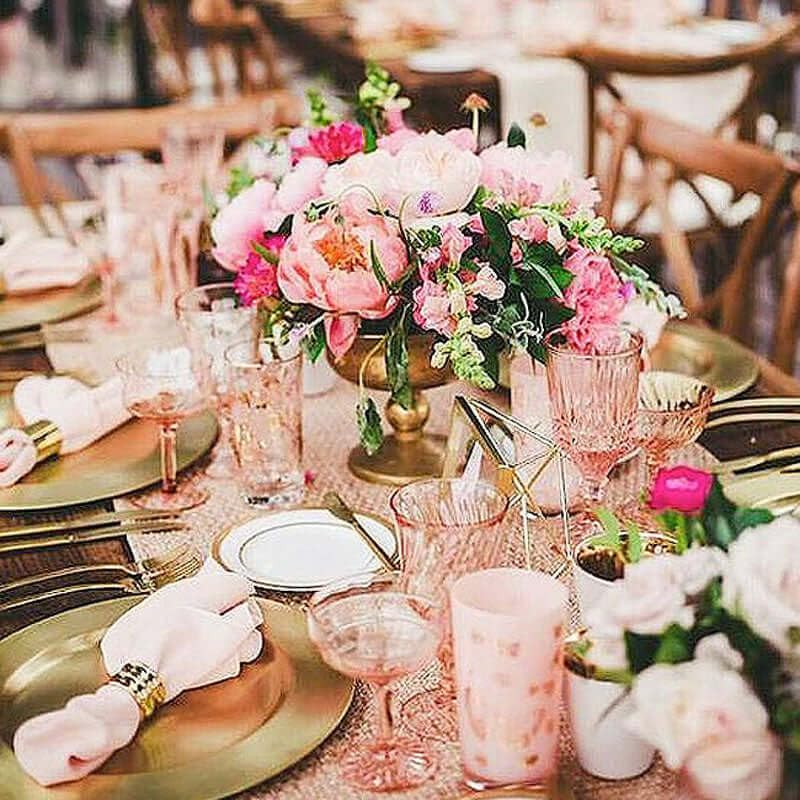 TABLECLOTHSFACTORY 6 pcs 13" Gold Round Charger Plates for Tabletop Decor - Image 4